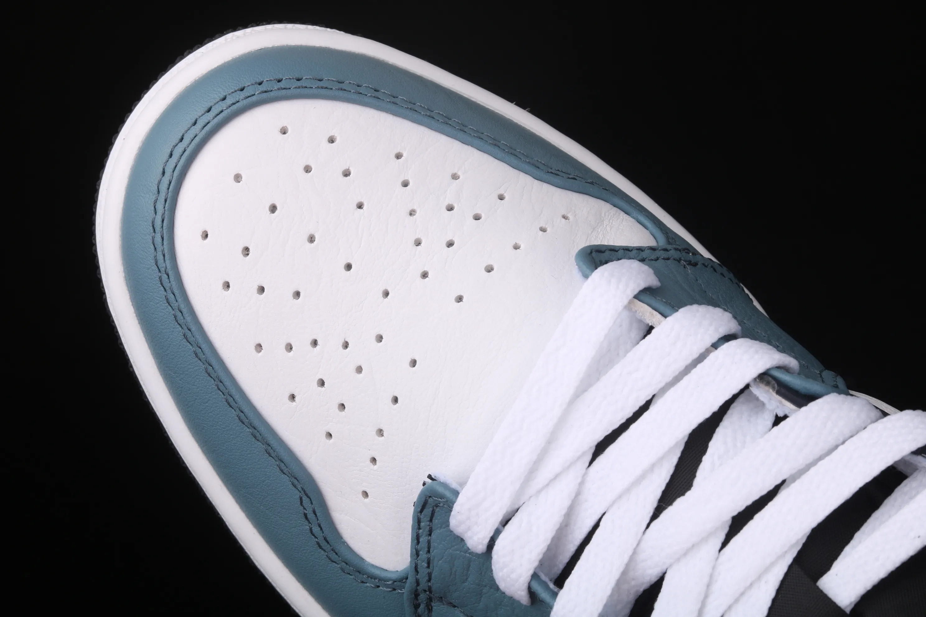 All categories Air Jordan Jordan series basketball shoes Air Jordan 1 Mid FaceTasm x Air Jordan 1 AJ1 Joe 1 cooperation mid-top light luxury gray blue CU2802-100